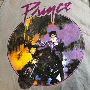 🏷️ NWOT: Officially Licensed Prince Purple Rain Graphic T-Shirt Unisex Size M